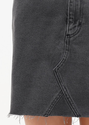 Темно-серая джинсовая однотонная юбка Monki а-силуэта (трапеция)