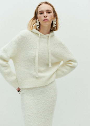 Кремовый демисезонный свитер H&M