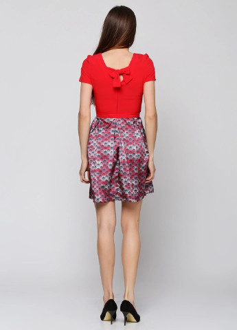 Красное кэжуал платье колокол Exclusive с абстрактным узором