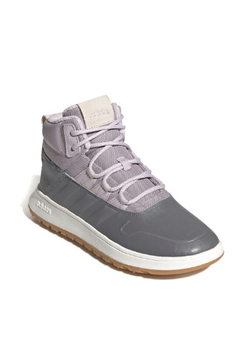 Осенние ботинки adidas с белой подошвой тканевые, из искусственной кожи