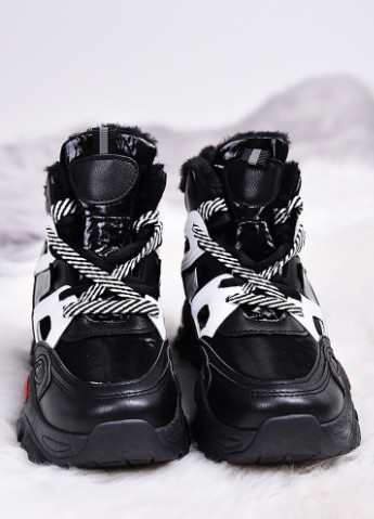 Черные зимние кроссовки ACG