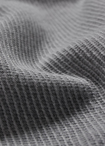 Светло-серая футболка C&A