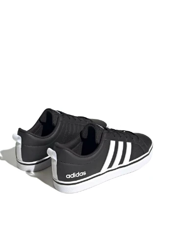 Чорні кеди adidas