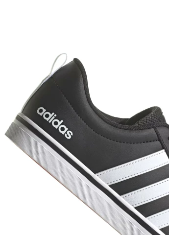 Чорні кеди adidas