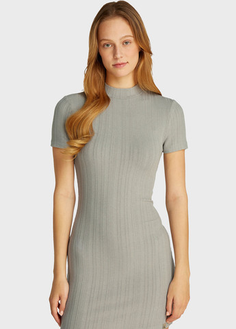 Серое кэжуал платье силуэтная Calvin Klein Jeans однотонное