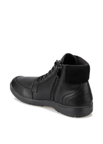 Черные осенние ботинки Polaris