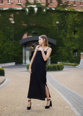 Черное maxi dress with a slit to the knee ETNOS
