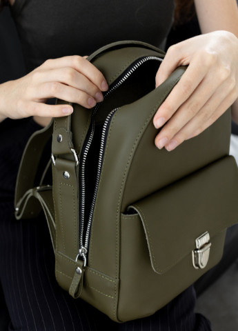 Жіночий міні-рюкзак ручної роботи з натуральної шкіри з легким матовим ефектом кольору хакі Boorbon (254916246)
