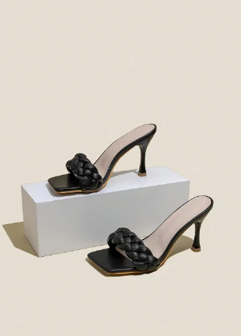 Черные шлепанцы SHEIN плетение