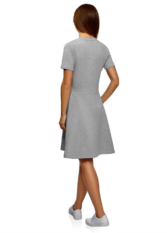 Светло-серое кэжуал платье с коротким рукавом, с посадкой по талии, клеш Oodji меланжевое