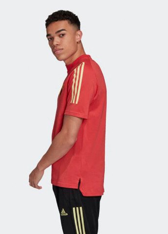 Красная футболка adidas