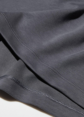 Сіра демісезонна футболка Uniqlo