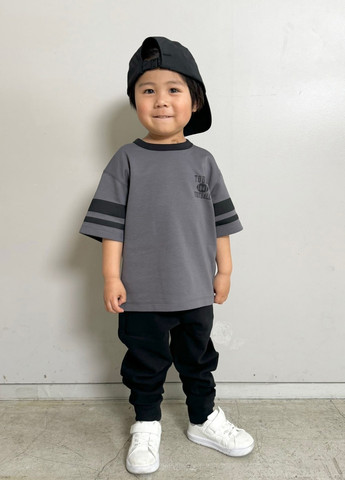 Сіра демісезонна футболка Uniqlo