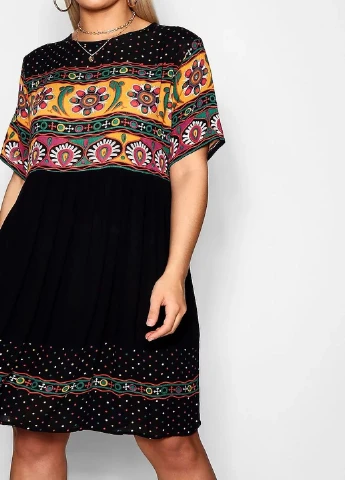 Черное кэжуал платье Boohoo с орнаментом