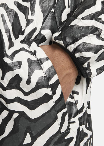 Чорно-біла демісезонна вітровка Nike Sportswear Trend