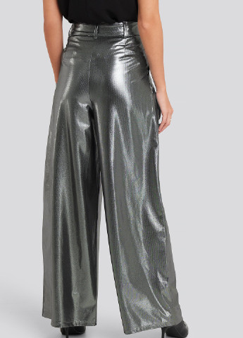 Серебряные нарядные демисезонные классические брюки NA-KD