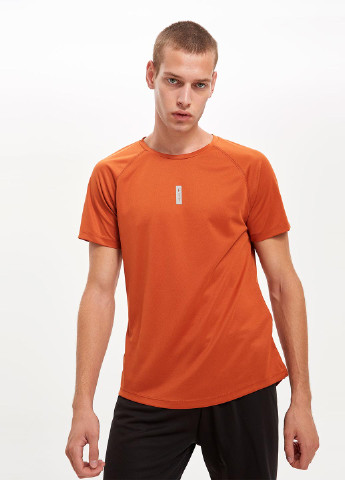 Оранжевая демисезонная футболка DeFacto