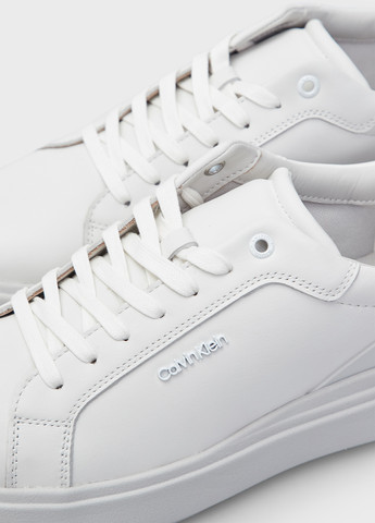 Белые всесезонные кроссовки Calvin Klein