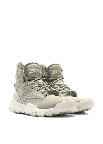 Светло-серые всесезонные кроссовки Nike SFB 6" Leather