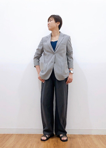 Серый женский жакет Uniqlo однотонный - демисезонный