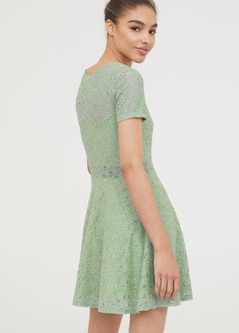 Оливково-зеленое кэжуал платье H&M однотонное