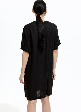 Чорна кежуал сукня а-силует H&M однотонна