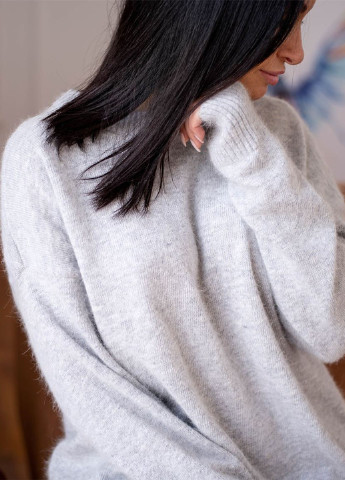 Сірий демісезонний светр «ангорка» джемпер Anika