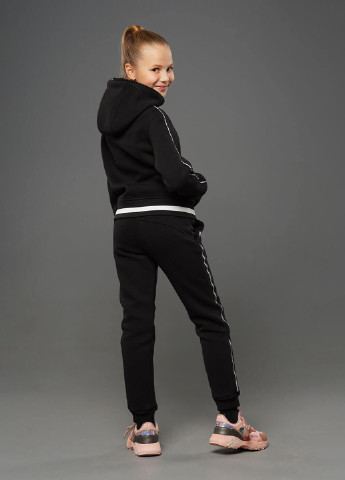 Чорний зимовий спортивний костюм з написами Sinthia (192445514)