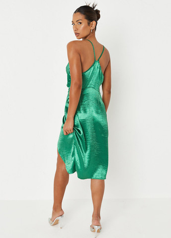 Зеленое коктейльное платье на запах Missguided однотонное