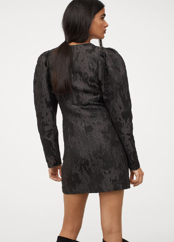 Черное платье H&M однотонное