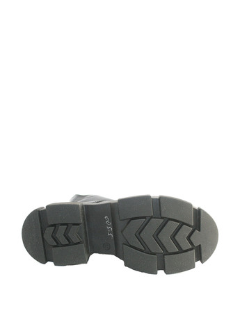 Зимние ботинки Mila без декора