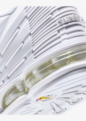 Білі всесезонні кросівки cw1417-100 Nike Air Max Plus 3