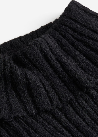 Черный демисезонный свитер H&M