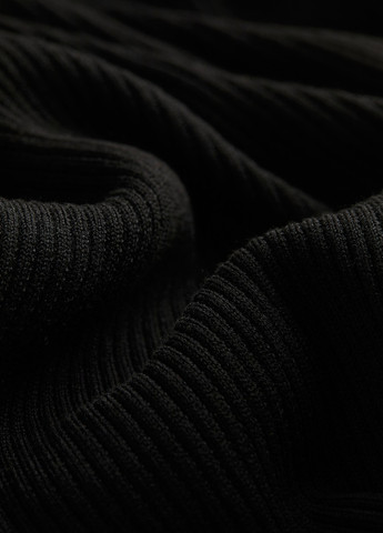 Черное кэжуал платье силуэтная H&M однотонное