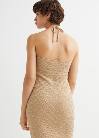 Бежевое кэжуал платье с открытыми плечами H&M однотонное