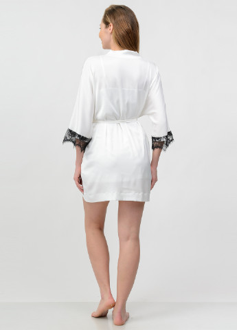 Білий демісезонний комплект (нічна сорочка, халат) SWEET NIGHT