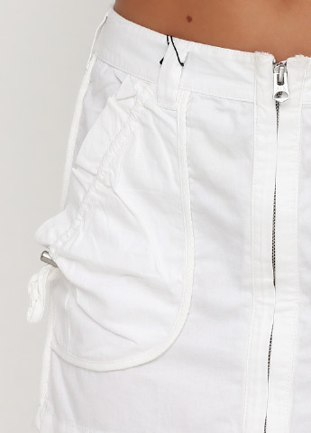 Белая кэжуал однотонная юбка Armani Exchange карандаш