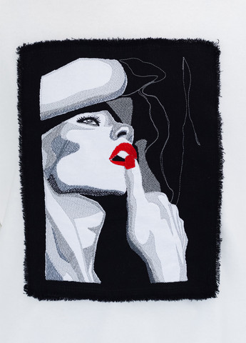 Белый свитшот Nora Kvittin однотонный нашивки, вышивка (301079931)