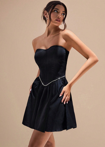 Черное коктейльное, вечернее платье клеш, с открытой спиной SHEIN однотонное