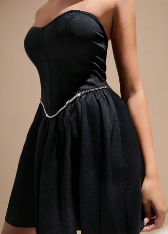 Черное коктейльное, вечернее платье клеш, с открытой спиной SHEIN однотонное