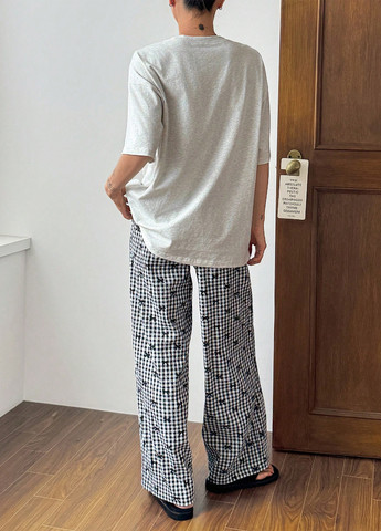 Серая всесезон пижама (футболка, брюки) футболка + брюки SHEIN