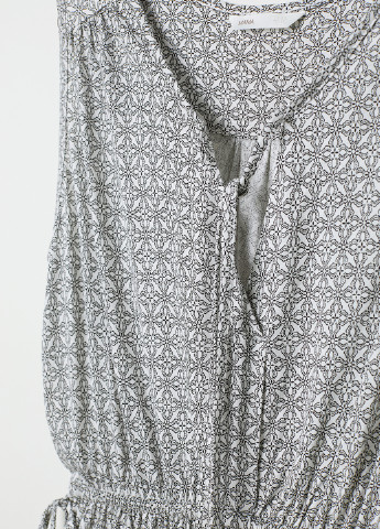 Серое кэжуал платье а-силуэт H&M с абстрактным узором