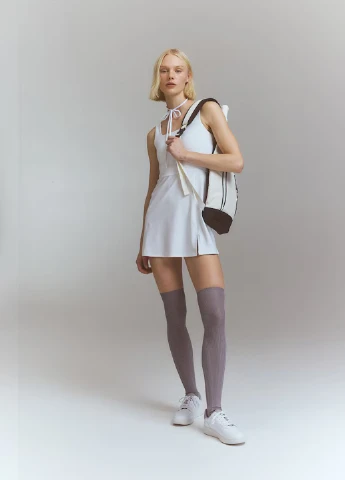Білий спортивна сукня H&M однотонна
