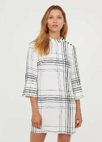 Белое кэжуал платье H&M в клетку