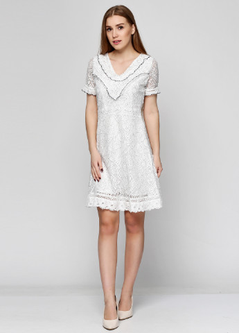 Білий кежуал плаття, сукня Silvian Heach однотонна
