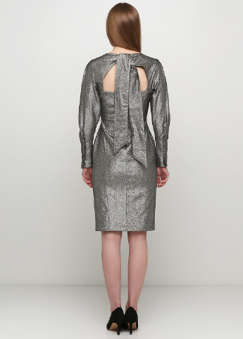 Серебряное коктейльное платье футляр Uterque с абстрактным узором