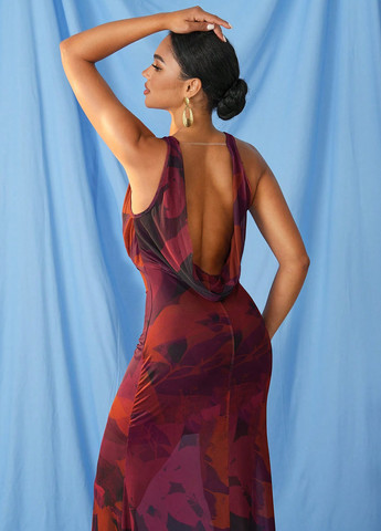 Бордовое коктейльное платье силуэтная SHEIN с абстрактным узором