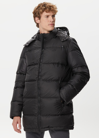 Черная зимняя куртка Lacoste