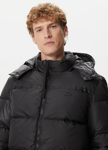 Черная зимняя куртка Lacoste