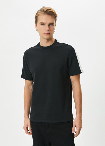 Черная футболка KOTON